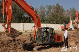 中國空軍與藍(lán)翔強(qiáng)強(qiáng)聯(lián)手 挖掘機(jī)技術(shù)的新篇章